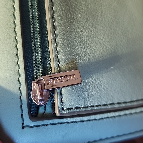 Fossil Mint Green wristlet - Picture 11 of 16